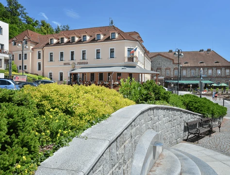 Hotel Podhrad-Titulka.png